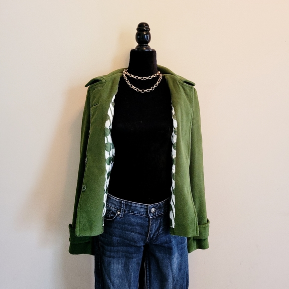 Gorgeous TULLE Greem Peacoat - Picture 4 of 5